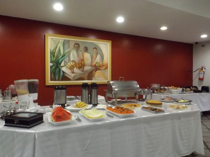 Salão do café da manhã, climatizado e tranquilo